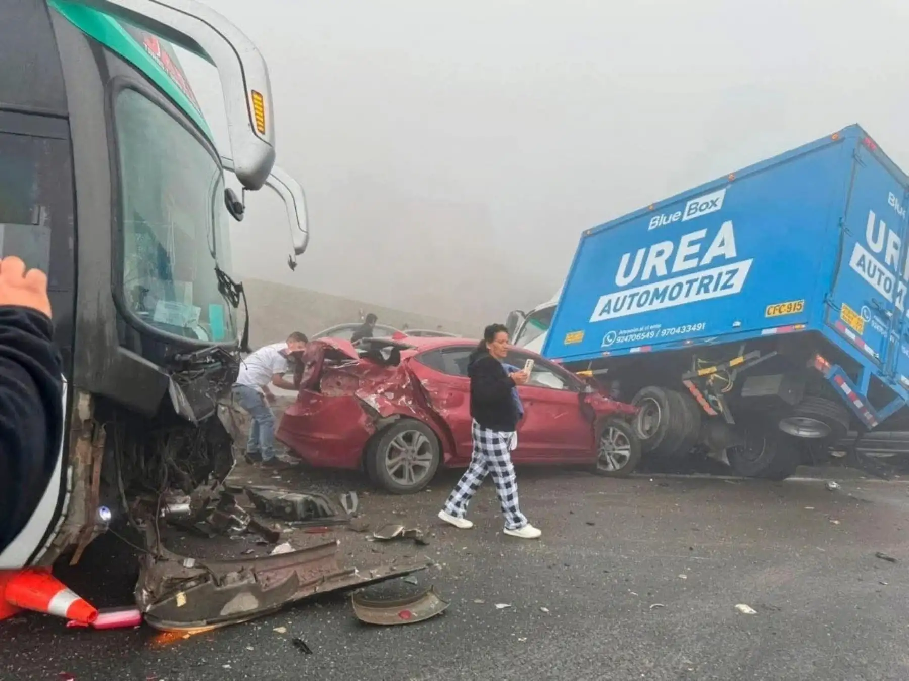 Al menos 12 personas heridas deja un choque múltiple protagonizado por 15 vehículos en la zona de la Variante de Pasamayo.