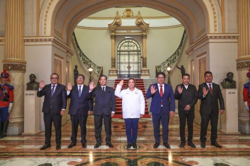 Presidenta Boluarte se reúne con alcaldes