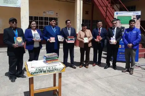 Profesor Daniel Zevallos recibió el reconocimiento como Mejor Maestro Lector del mes. Foto: ANDINA/Difusión