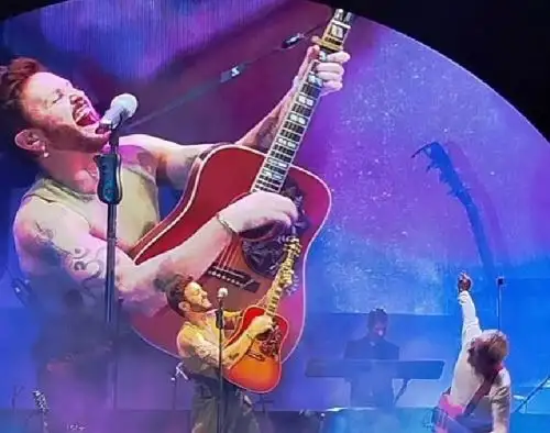 Axel nos visita en íntima gira.