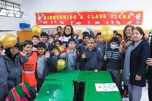 Niño con leucemia retorna a clases un año después de completar las tres primeras fases de su tratamiento de quimioterapia en el Instituto Nacional de Enfermedades Neoplásicas (INEN). Foto: Minsa