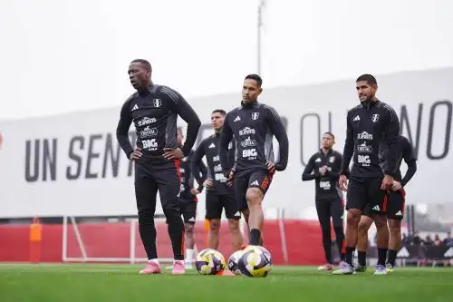 Selección Peruana realiza sus entrenamientos  con miras a enfrentar su último duelo ante  Paraguay por las Eliminatorias 2026