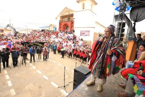Ministro de Salud, César Vásquez, encabezó ceremonia de colocación de la primera piedra del futuro centro de salud de Colquepata, en Cusco.  ANDINA/Difusión