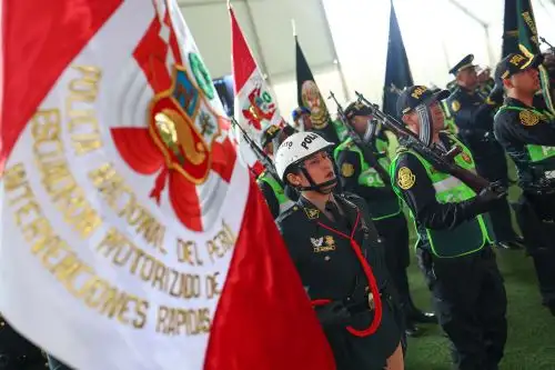 Ministro del Interior y alcalde de Magdalena participan en la ceremonia  por el 20.° aniversario de la Dirección de Tránsito, Transporte y Seguridad Vial de la  Policía Nacional