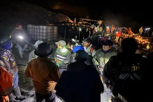 El rescate de los mineros fue posible gracias a la colaboración de los propios compañeros, la Policía Nacional del Perú, serenos de la comuna distrital de Quiruvilca, así como el personal de la Red Integrada de Salud de Santiago de Chuco.