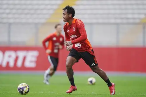 La selección peruana realiza sus entrenamientos  con miras a enfrentar a Paraguay  por las Eliminatorias Mundial 2026