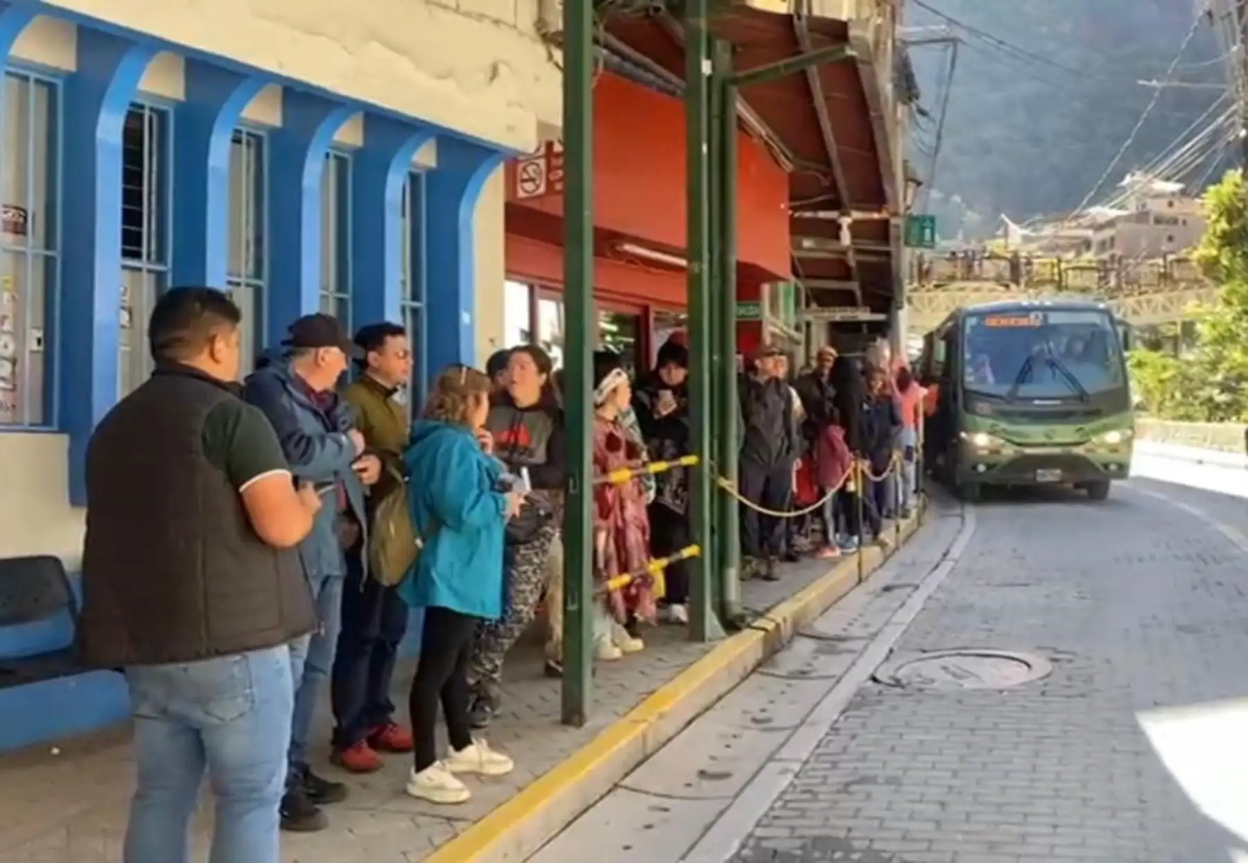 La Municipalidad de Urubamba es la responsable de designar al operador del servicio de transporte de turistas a Machu Picchu, precisó la PCM. ANDINA/Difusión