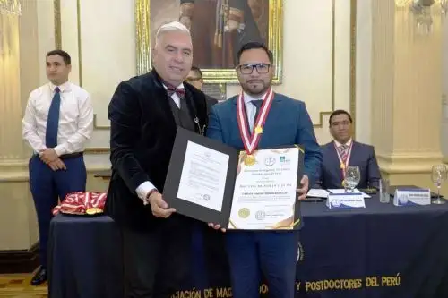 Carlos Torres Ravello se convirtió en el primer profesional peruano en recibir el título de Doctor Honoris Causa otorgado por la Cátedra UNESCO. Foto: ANDINA/Difusión.