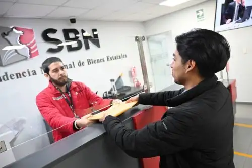 Presentación de sobres con propuestas económicas para terrenos del Estado a subastarse. Foto: Cortesía.
