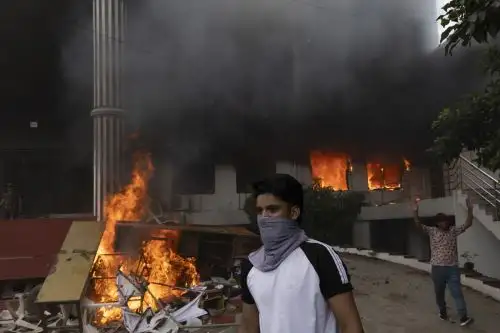 Incendian el Parlamento en Nepal y ya se registran al menos 19 muertos y más de 300 heridos