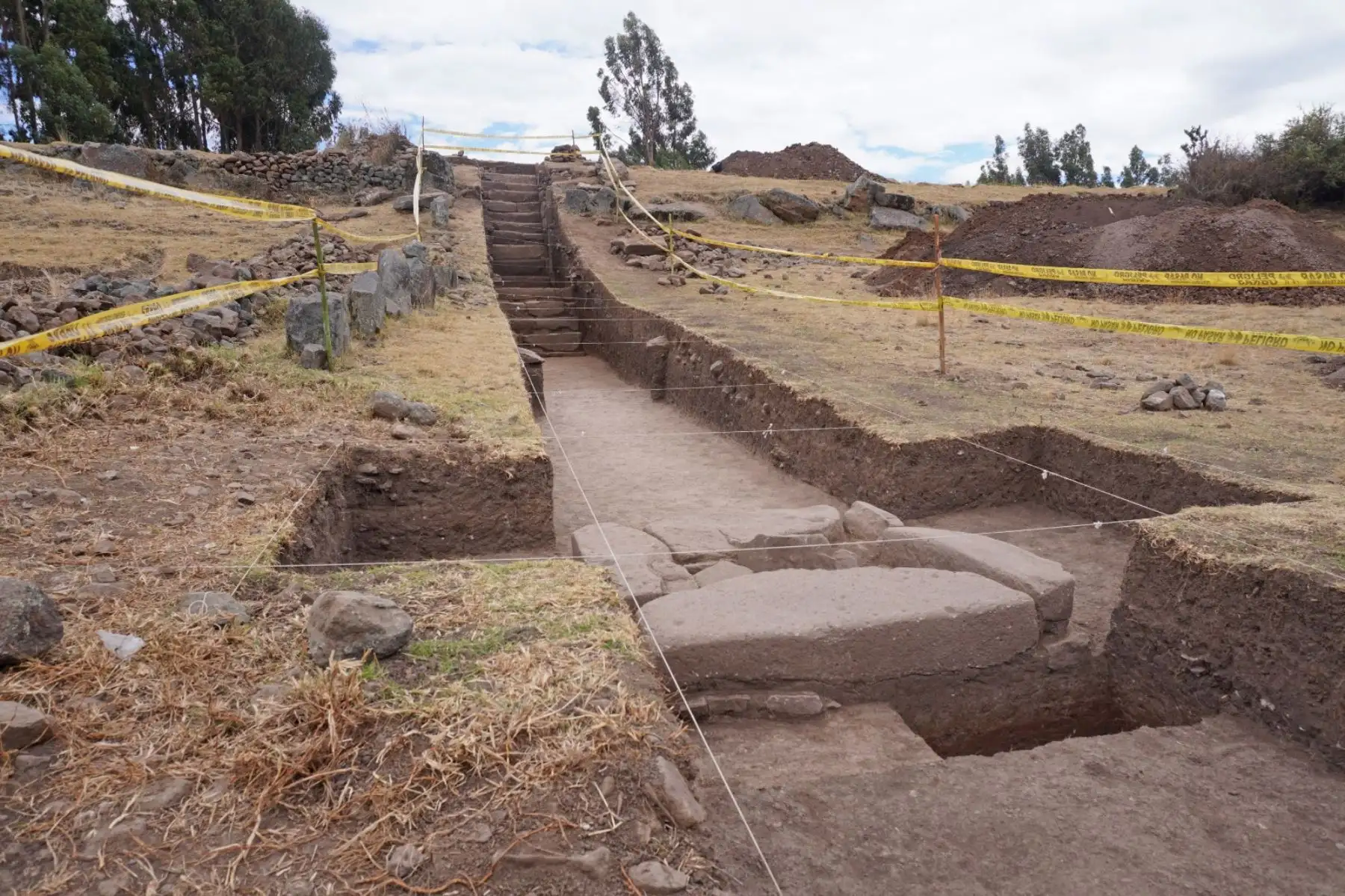 Un equipo de arqueólogos reveló importantes hallazgos en el centro ceremonial de Campanayuq Rumi, en la provincia de Vilcashuamán, región Ayacucho. Foto: Proyecto de Investigación Arqueológico Campanayuq Rumi 2025