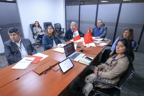 Funcionarios del Minem sostuvieron una reunión de trabajo con la Comisión Nacional de Desarrollo y Reforma (CNDR) de la República Popular China, reafirmando su alianza por una minería sostenible. Foto: Cortesía.
