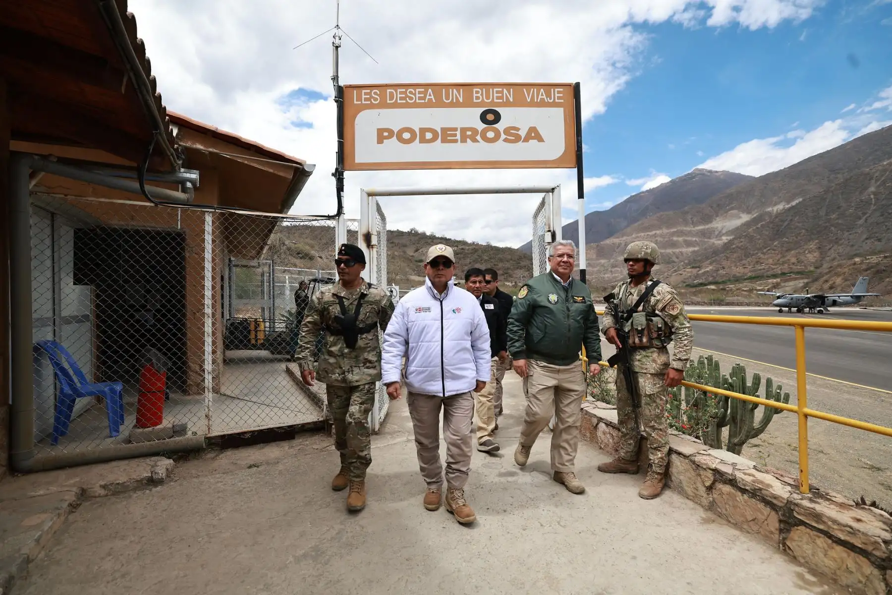 El presidente del Consejo de Ministros, Eduardo Arana, acompañado por los ministros de Defensa, Walter Astudillo, e Interior, Carlos Malaver, llegó a la provincia de Pataz, en La Libertad, para supervisar las acciones del Comando Unificado Pataz (CUPAZ). Foto: ANDINA/Difusión
