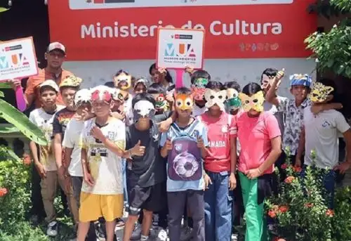 Miles de personas, entre ellos jóvenes estudiantes, visitaron gratis los diversos museos del Ministerio de Cultura gracias al programa Museos Abiertos.