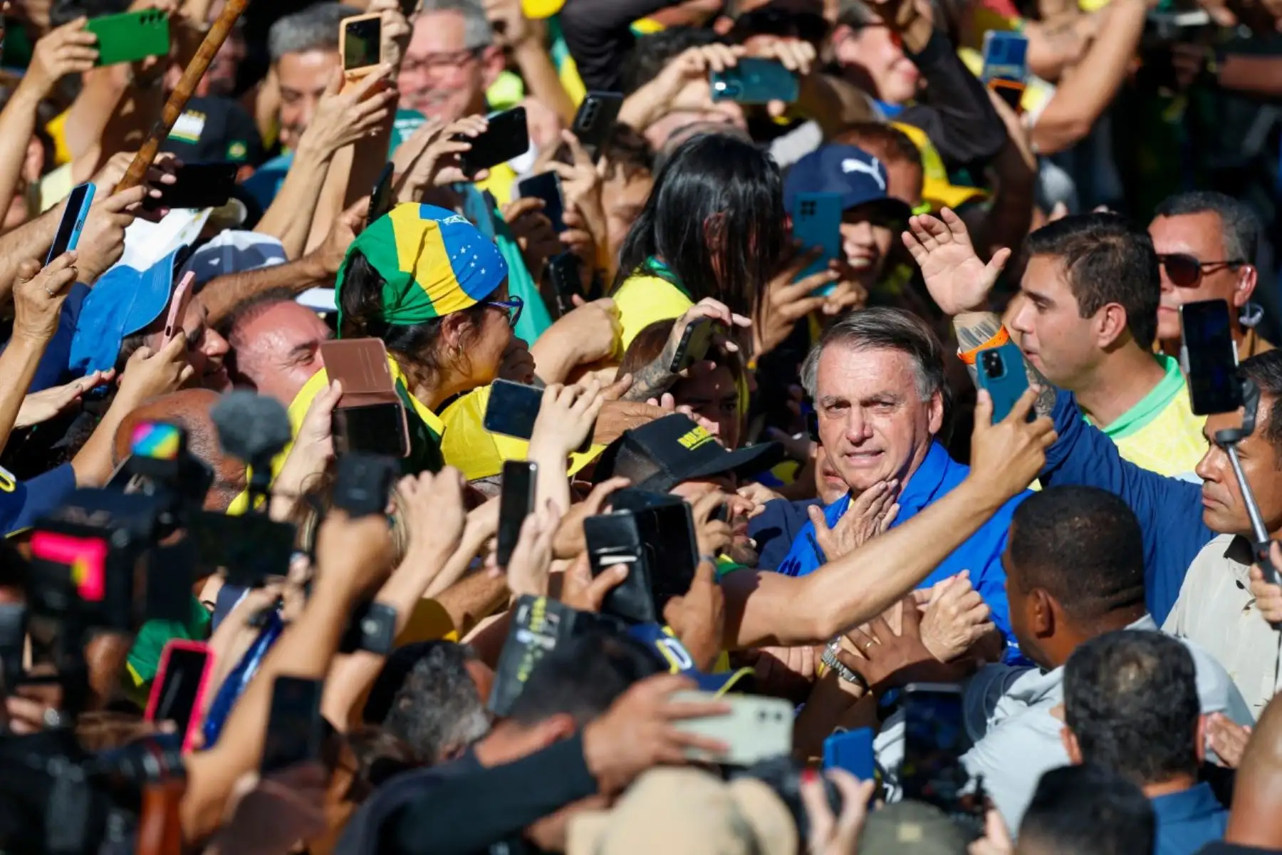 El Supremo Tribunal Federal de Brasil alcanzó este jueves una mayoría de votos a favor de condenar al expresidente Jair Bolsonaro por intentar liderar una organización criminal armada para perpetuarse en el poder tras su derrota electoral en 2022 frente a Lula da Silva. Foto: AFP