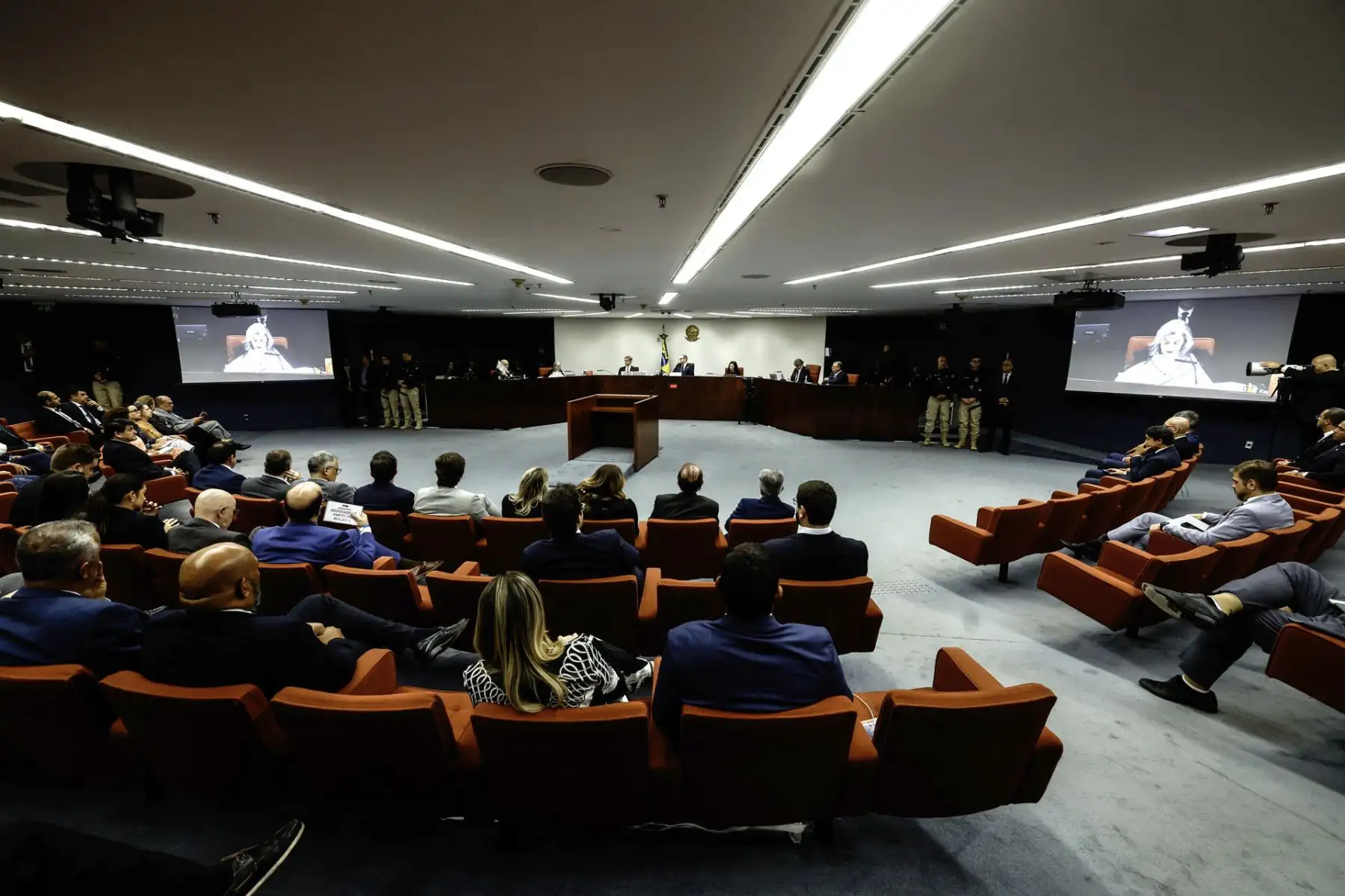 Fotografía general del juicio por el intento de golpe de Estado del expresidente de Brasil Jair Bolsonaro y otros siete acusados este jueves, en el Supremo Tribunal Federal en Brasilia, Brasil. Foto: EFE