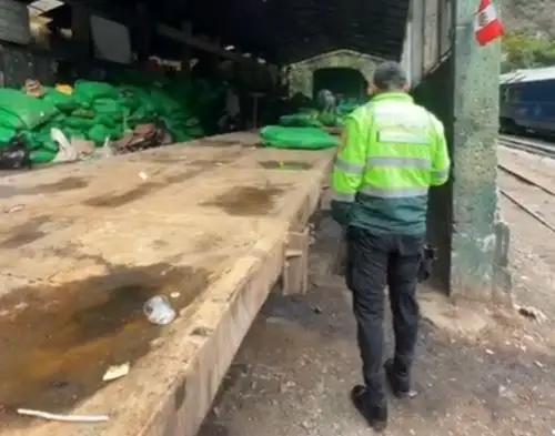 La Policía Nacional investiga el atentado contra una de las unidades de carga de la empresa ferroviaria Peru Rail S.A. que tenía previsto trasladar los buses que iban a brindar el servicio turístico en la ruta Hiram Bingham a Machu Picchu. ANDINA/Difusión