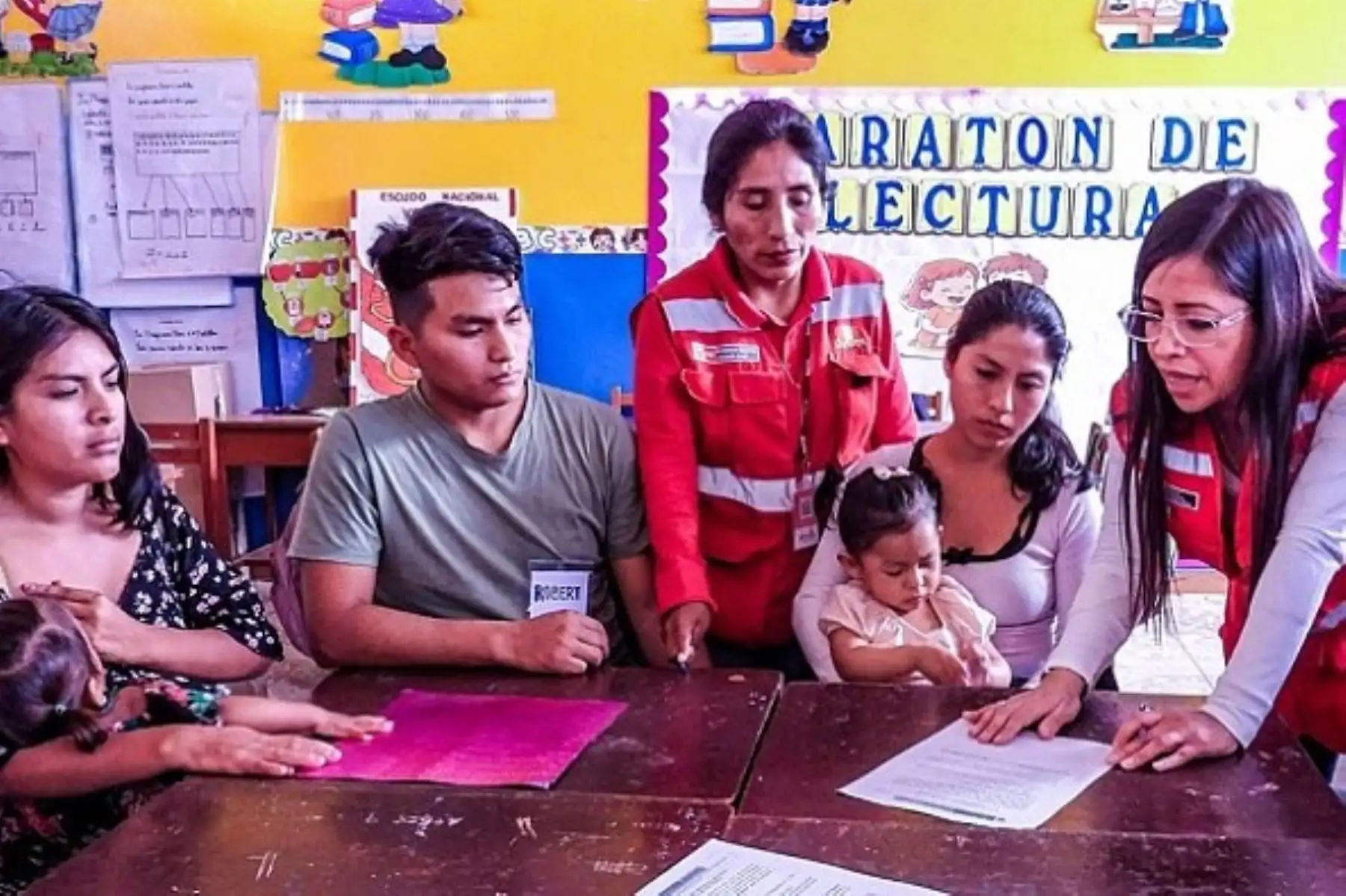 En Ica, familias usuarias del centro poblado Tierra Prometida participaron en sesión del plan ‘Juntos por una Vida Sin Anemia’. Foto: MIDIS/Difusión.