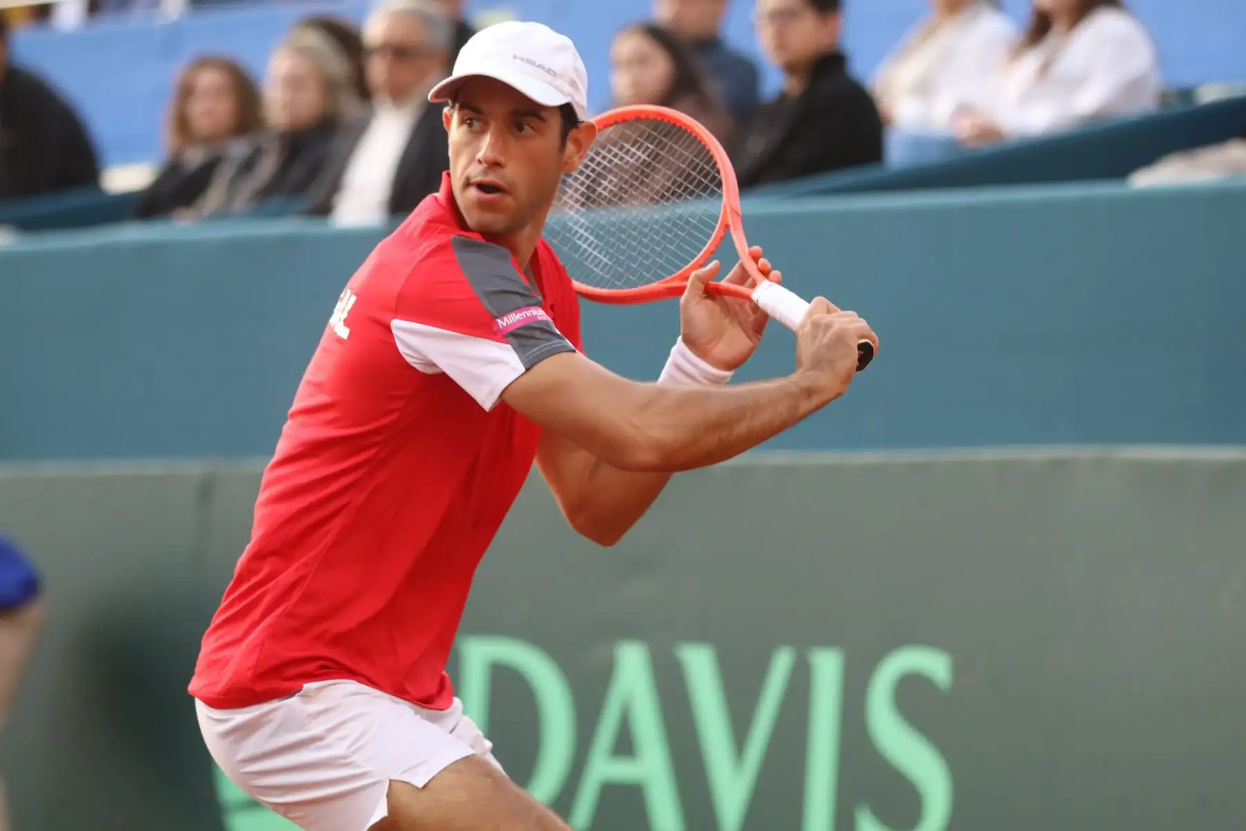 En el primer día de los partidos de clasificatorias del Grupo Mundial l de la Copa Davis 2025, que se realizaron en el Club Lawn Tennis de la Exposición en Lima el viernes 12 de setiembre, Gonzalo Bueno de Perú consiguió el primer punto del día para nuestro país, tras vencer a Nuno Borges de Portugal (52 ATP) por 3-6 6-2 7-5. Foto: Federación Peruana de Tenis