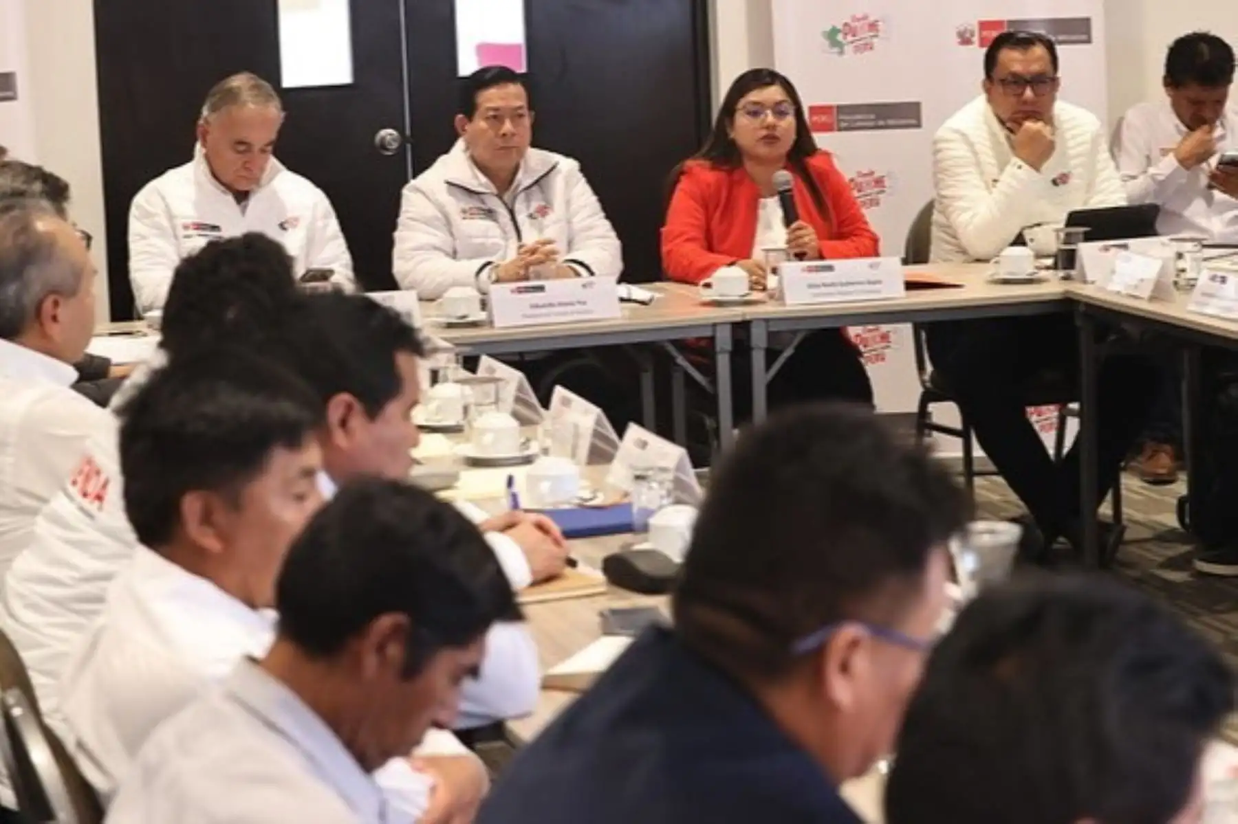 Tras jornada de diálogo en Moquegua, el jefe del Gabinete Ministerial anunció que el Gobierno gestionará recursos para el expediente técnico del hospital de Ilo. Foto: PCM