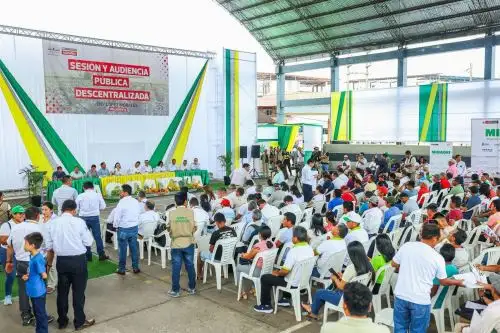 El ministro de Desarrollo Agrario y Riego, Ángel Manero, se presentó en la Primera Sesión Extraordinaria y Primera Audiencia Pública Descentralizada de la Comisión Agraria del Congreso de la República, y destacó las acciones y logros del sector agrario en la región Ucayali. ANDINA/Difusión