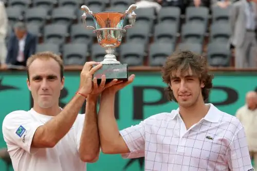 Un día como hoy nació Luis Horna, tenista peruano que en 2008 ganó la final de dobles Roland Garros