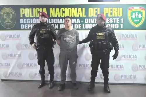 Policía captura a Percy Sangama Aricara, presunto responsable de doble asesinato en exteriores de discoteca en San Juan de Lurigancho, la madrugada del 14 de setiembre Foto: ANDINA/Difusión.