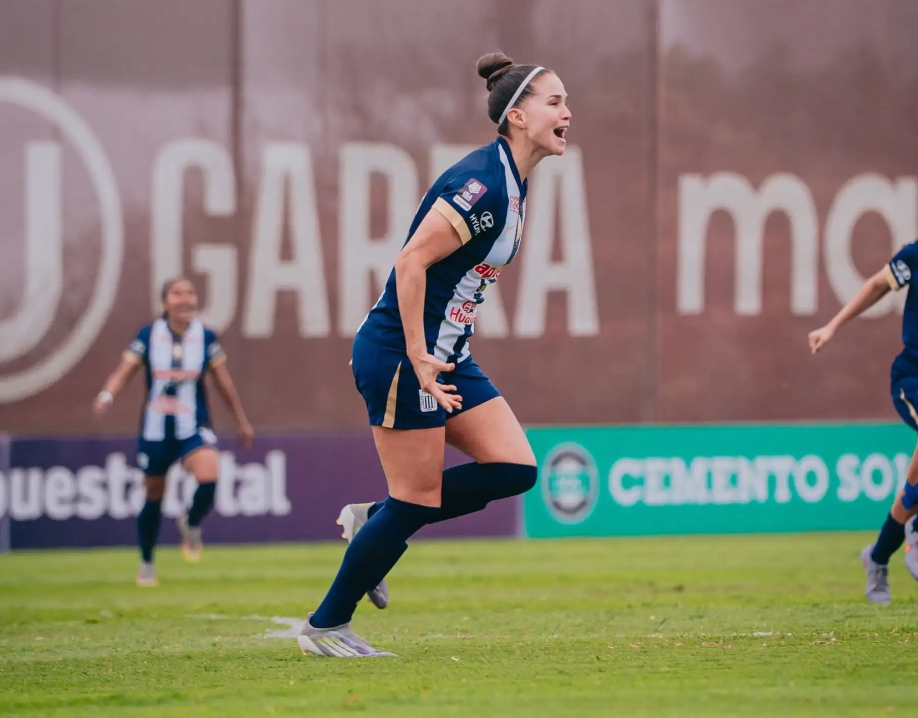 Adriana Lúcar fue clave en el triunfo de Alianza Lima ante Universitario