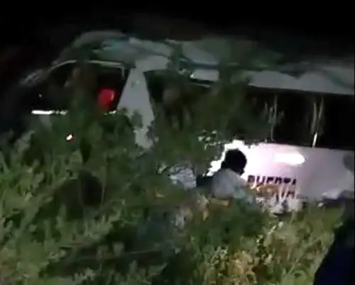 Un muerto y 4 heridos por caída de minivan a un abismo en Otuzco, Foto: ANDINA/Difusión