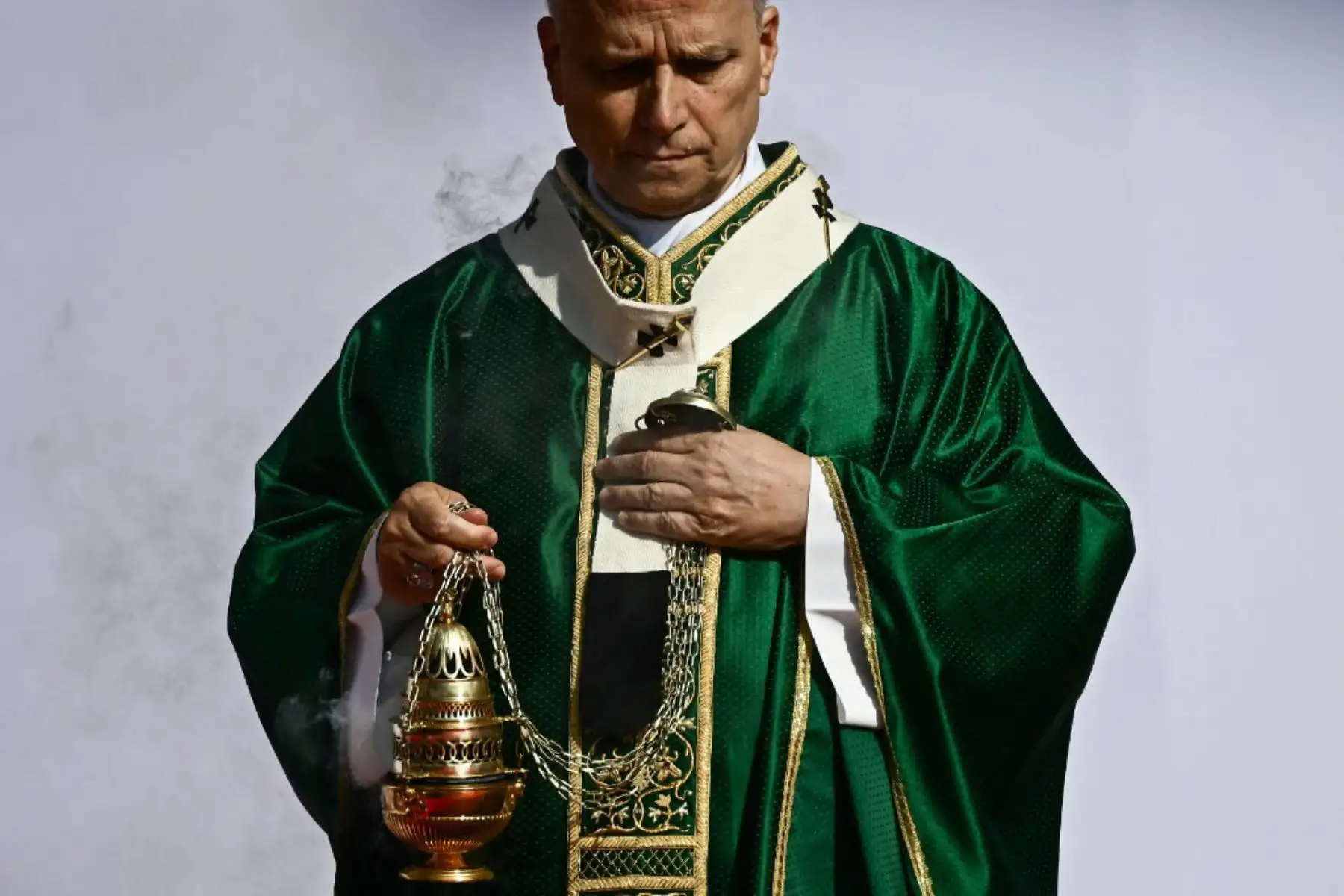 El Papa León XIV ofició una misa en el barrio romano de Tor Vergata, en el marco del Jubileo de la Juventud, el 3 de agosto de 2025. El Papa León XIV presidió una misa final en Roma para más de un millón de jóvenes, la culminación de una peregrinación juvenil que ha atraído a católicos de todo el mundo. 
Foto: AFP