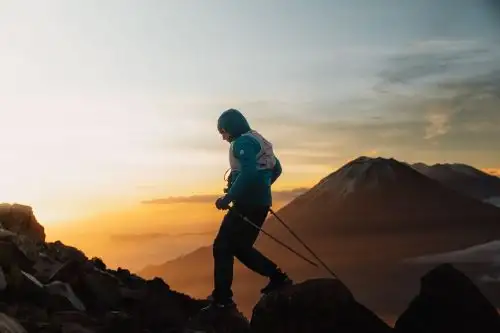 Thomas Schilter, se convirtió en la primera persona en ascender en una misma travesía a pie los tres volcanes que rodean a la ciudad de Arequipa durante una caminata de casi 30 horas.