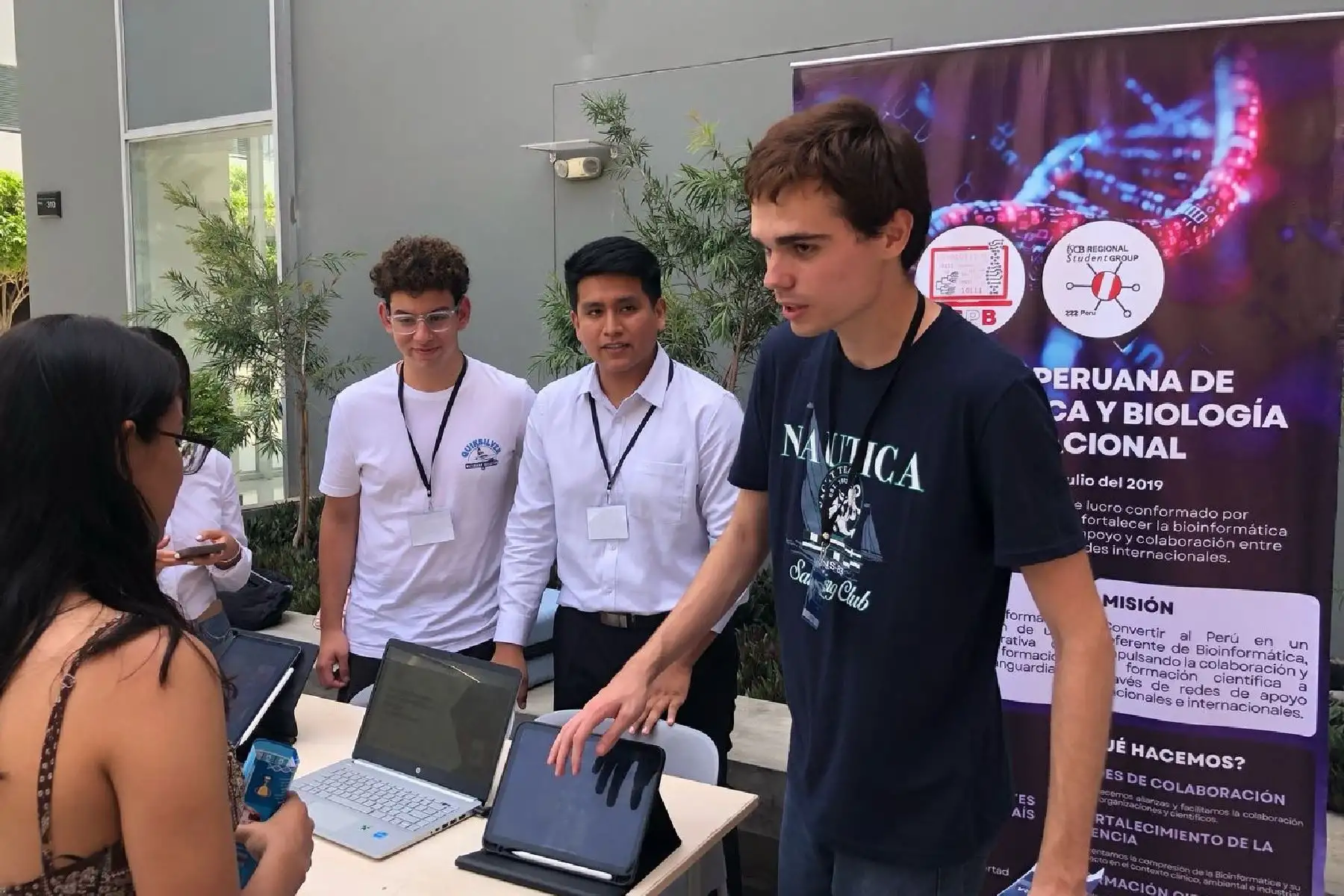 La bioinformática es clave en la ciencia: gracias a la inteligencia artificial, hoy se puede predecir la estructura de casi todas las proteínas humanas.