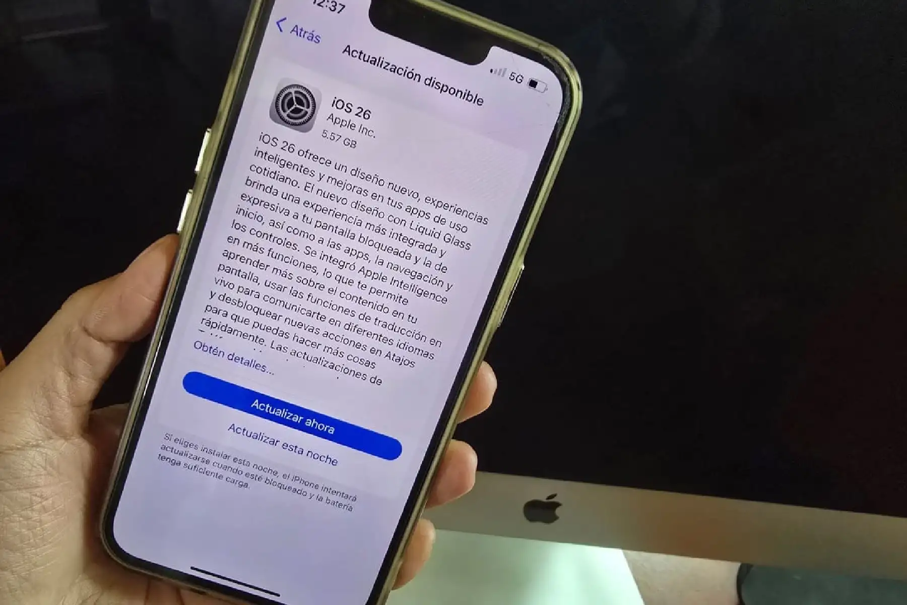 Lo primero es tener actualizado tu iPhone al iOS 18.6, para que la descarga no demore tanto tiempo ni ocupe tanto espacio. Foto: ANDINA