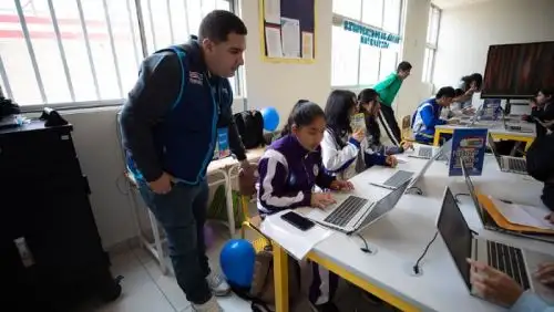 Pronabec inició la Becatón a nivel nacional para promover inscripciones a Beca 18 en los propios colegios. Foto: Difusión