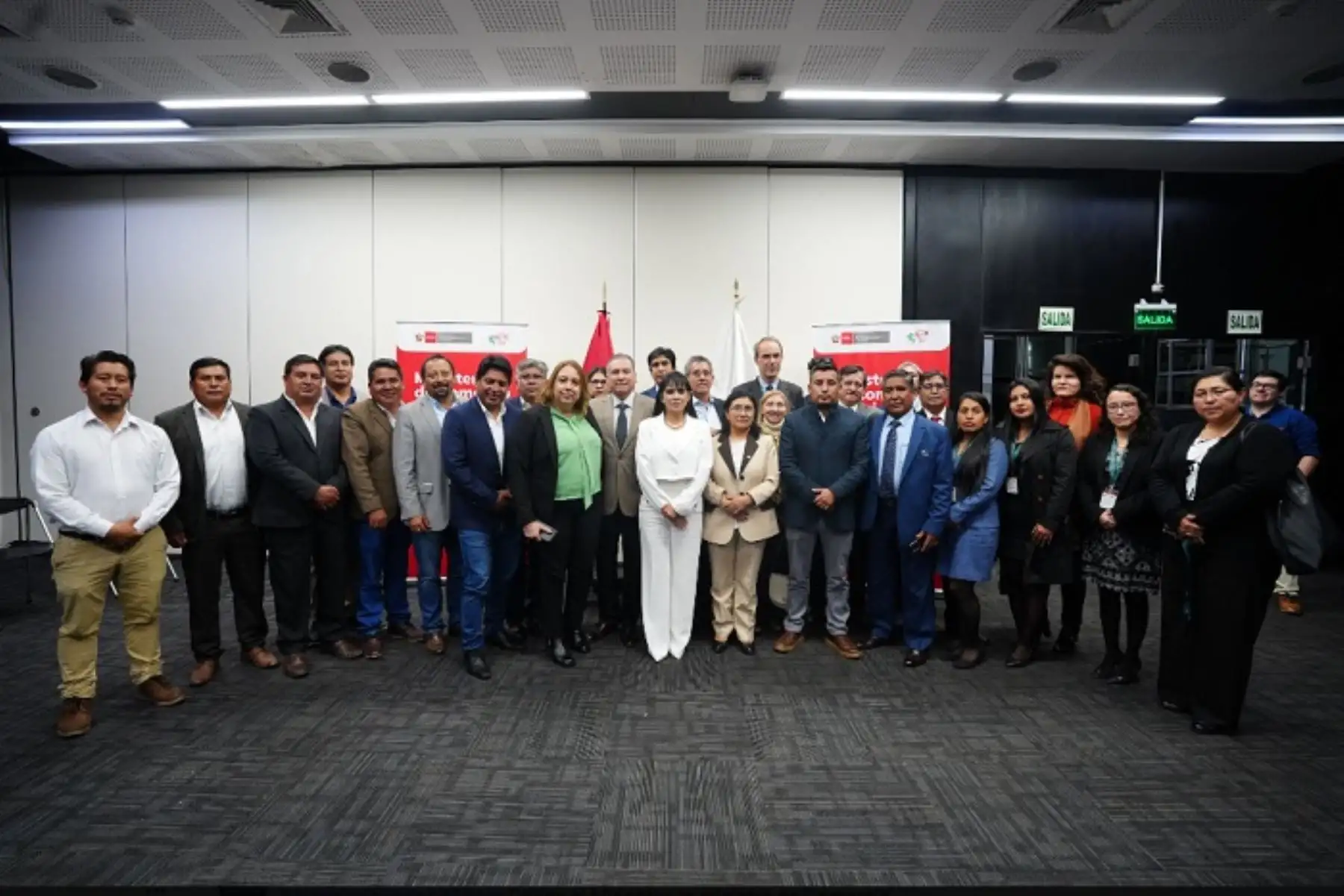 La titular del Mincetur sostuvo que todos los participantes en la reunión reafirmaron la voluntad de diálogo y respeto al  Estado de Derecho.