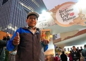Marco Toque Puma, productor de café de Puno, ganó la medalla Gourmet de Plata en el Concurso Internacional de Cafés Tostados al Origen celebrado en París, pero no fue el único productor de café de esta región que logró medallas en este prestigioso torneo. ANDINA/Difusión