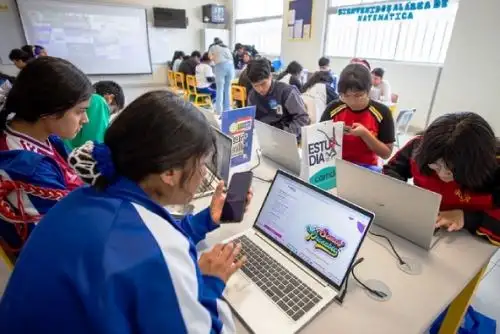 Pronabec inició la Becatón a nivel nacional para promover inscripciones a Beca 18 en los propios colegios. Foto: Difusión