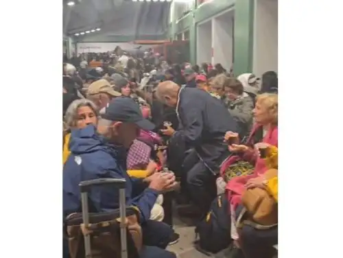 La Policía Nacional de Cusco evacuó al último grupo de 300 turistas que se encontraban varados en el distrito de Machu Picchu Pueblo.