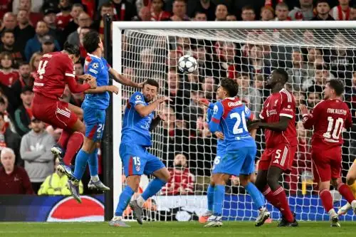 Virgil van Dijk anotó de cabeza el tercer gol que significó del triunfo para el Liverpool ante Atlético de Madrid