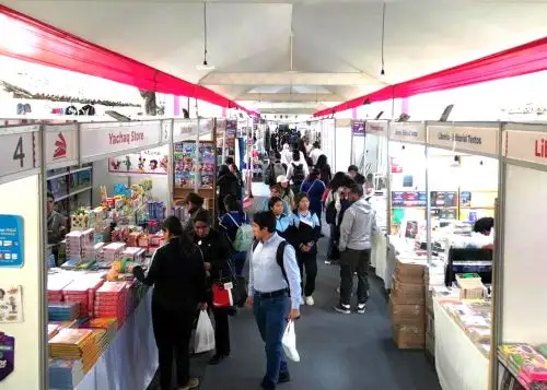 La Feria del Libro de Cajamarca se desarrollará del 25 de septiembre al 5 de octubre y tiene programado rendir un homenaje póstumo al escritor Mario Vargas Llosa el miércoles 1 de octubre. ANDINA/Difusión