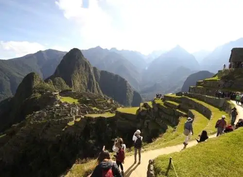 Se normaliza la afluencia de turistas en la ciudadela inca de Machu Picchu. El jueves 18 se registró cerca de 4,500 visitantes y hoy viernes 19 se espera que se supere esta cifra. ANDINA/Percy Hurtado Santillán