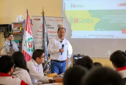 Ministro de Trabajo, Daniel Maurate, cumple una visita en Ica donde resaltó que el programa Llamkasun Perú generó 1,370 empleos temporales en esta región lo que va del 2025. ANDINA/Difusión