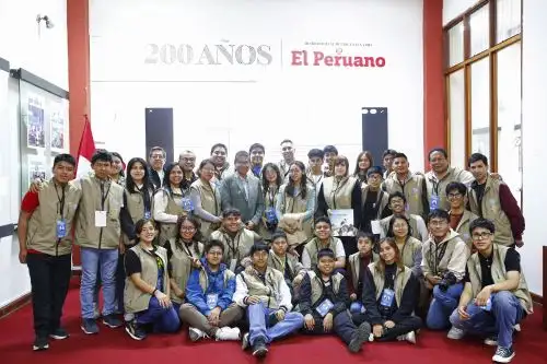 Jóvenes comunicadores salesianos visitan las instalaciones de Andina y El Peruano