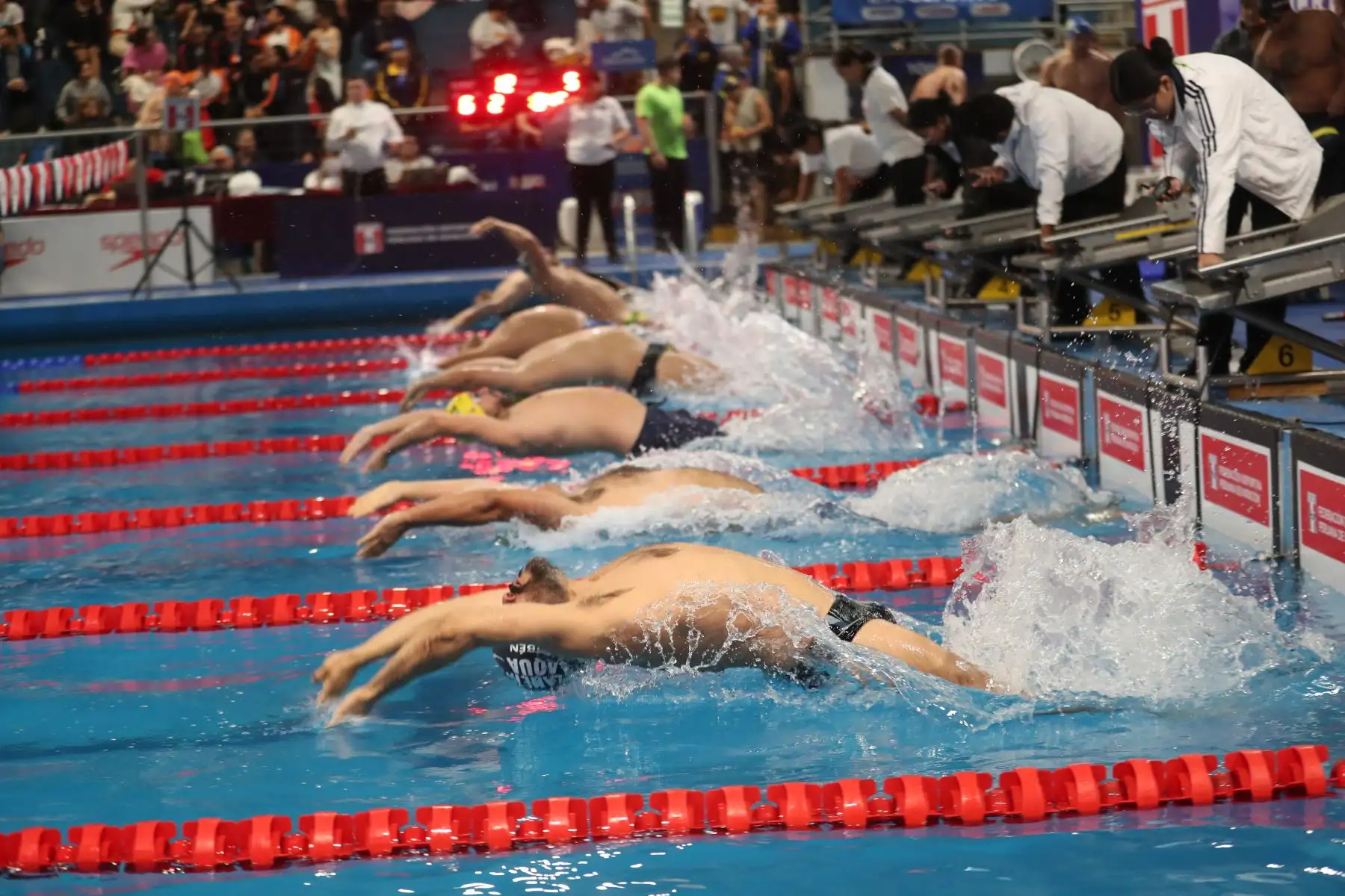 Por segundo día consecutivo, se realizó en la piscina olímpica del Campo de Marte de Jesús María el Campeonato Nacional de Natación Máster de Piscina corta 2025, con una destacable participación de hombres y mujeres de 30 años de edad a más.
Foto : ANDINA / Lino Chipana Obregón.