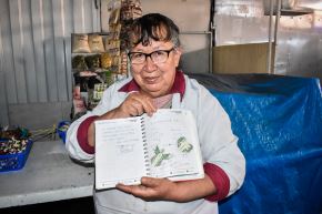 Mary Orellana es la persona más longeva, actualmente, en el mercado San Pedro - Cusco. Foto: ANDINA/Dany Seminario