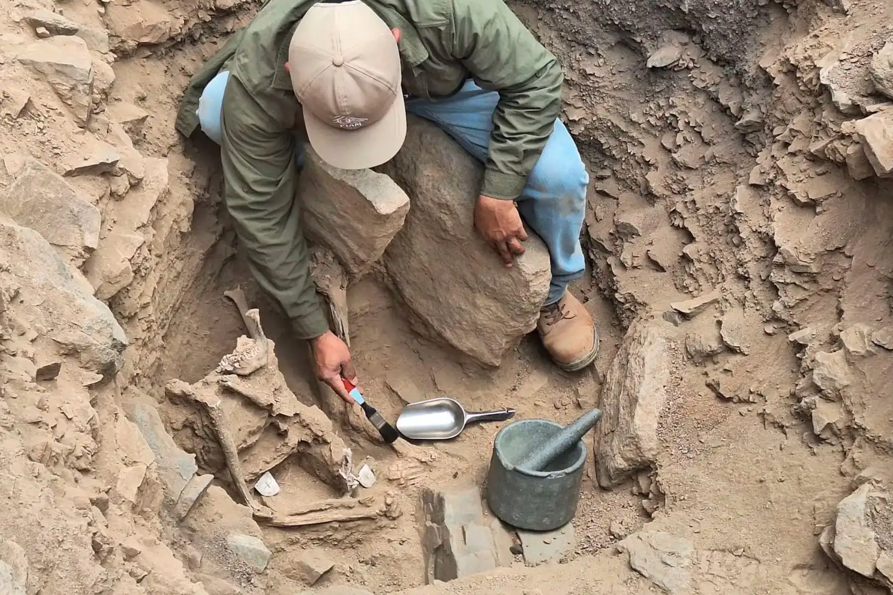 Arqueólogos peruanos y norteamericanos hallaron el entierro del Señor de Jesús María en Laredo, un alto personaje del antiguo Perú que vivió hace 4,500 años en la Zona Arqueológica Monumental Castillo de Jesús María. Foto: Luis Puell