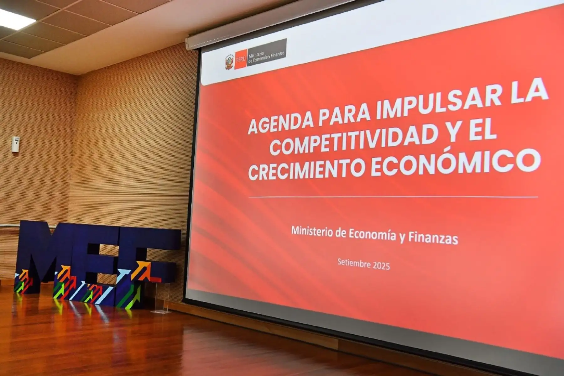El Ministerio de Economía y Finanzas informó que, a la fecha, se han culminado 385 medidas del Shock Desregulatorio. Cortesía MEF
