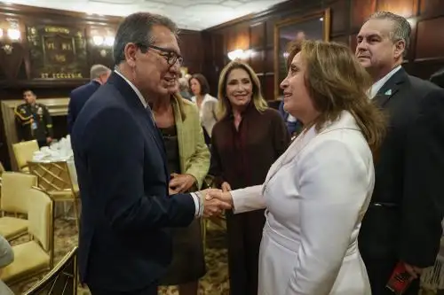Presidenta Dina Boluarte participa en reunión con empresarios iberoamericanos
