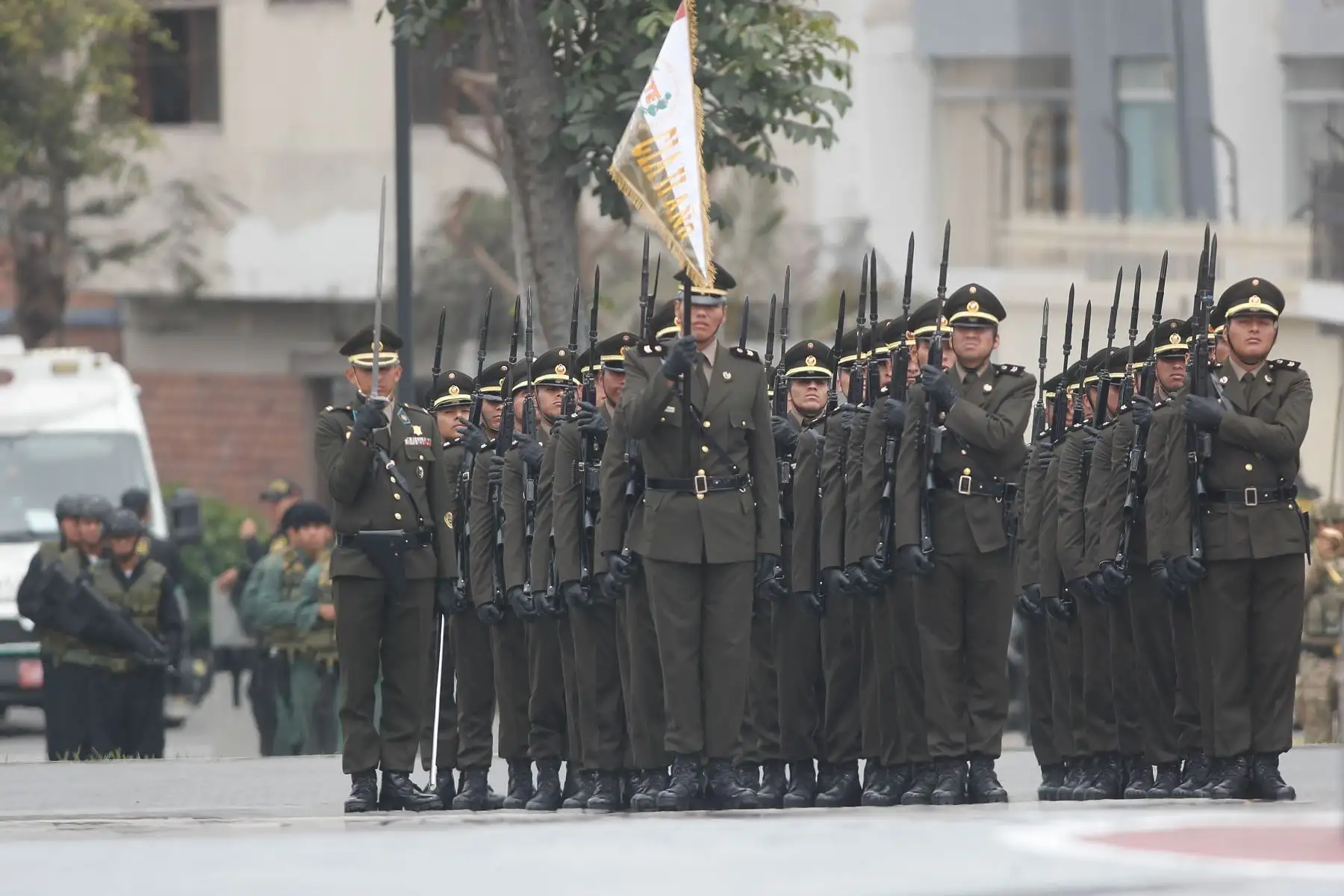 El Comando Conjunto de las Fuerzas Armadas realiza la ceremonia central de conmemoración por el Día de las Fuerzas Armadas, acto solemne donde participan altas autoridades políticas, militares e invitados especiales.
Foto: ANDINA/ Eddy Ramos