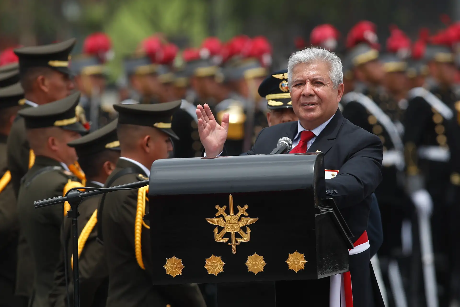 El Comando Conjunto de las Fuerzas Armadas realiza la ceremonia central de conmemoración por el Día de las Fuerzas Armadas, acto solemne donde participan altas autoridades políticas, militares e invitados especiales. En la imagen, el ministro de Defensa, Walter Astudillo.
Foto: ANDINA/ Eddy Ramos